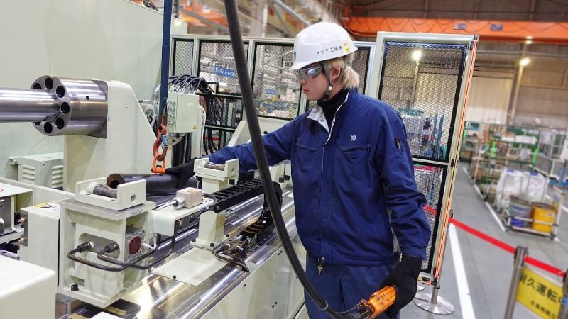 仕事の様子　機械加工・組立