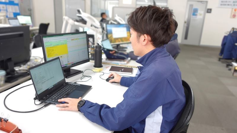 仕事の様子　生産技術