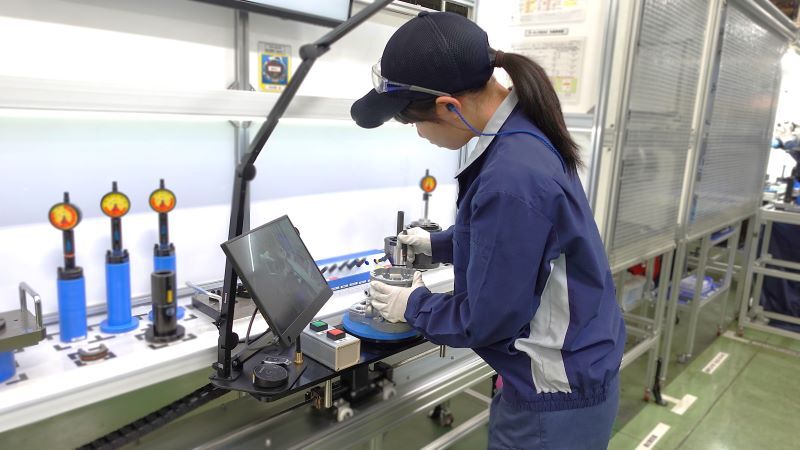 ラインオペレーター作業